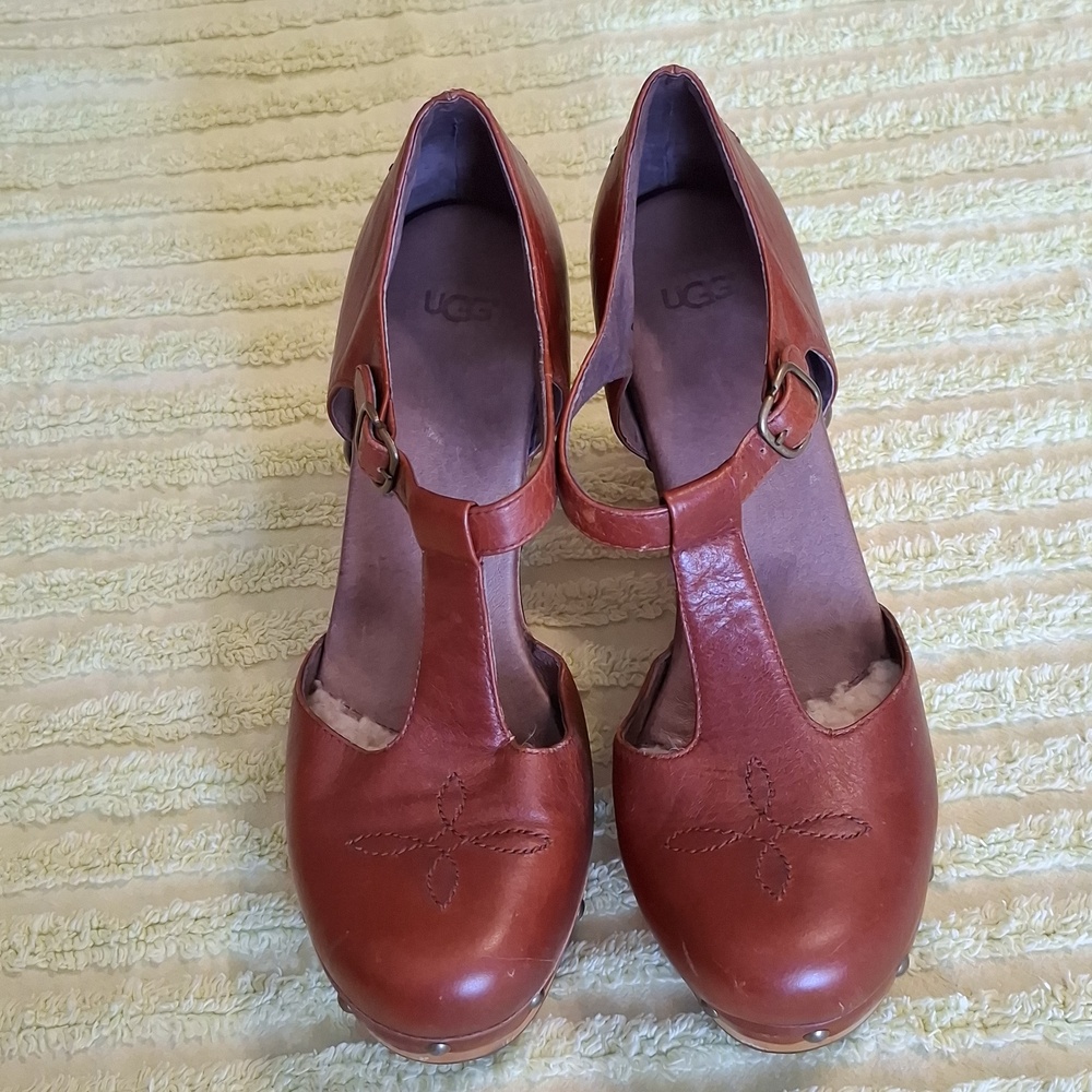 Ugg Australia sz 10, Christie clog wedge. T-strap. Sheepskin toe